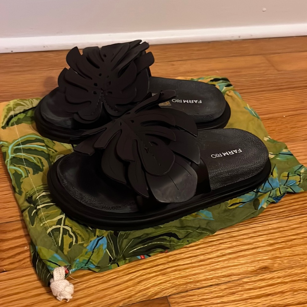 FARM Rio Monstera Anatomic Slides in Black